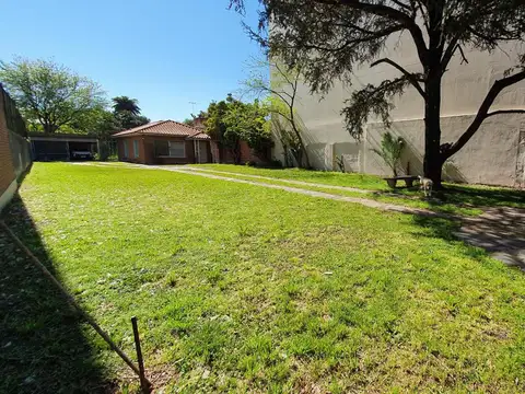 Imperdible Casa Con Gran Terreno  