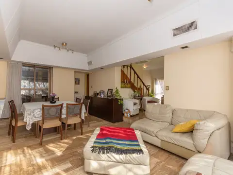 Venta PH 5 ambientes con terraza cochera Flores