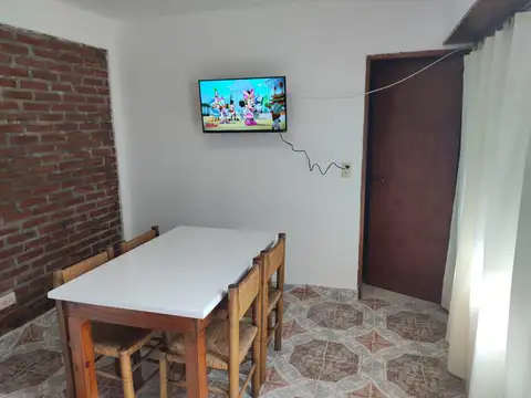 Oficina 12 ambientes con 4 baños