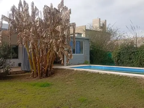 Anisacate - venta casa 3 dormitorios con piscina
