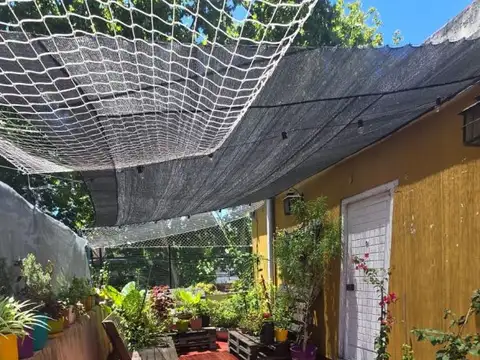 VENTA   PH 3 AMB. c/PATIO,SIN EXPENSAS, APTO CREDITO. CASEROS CENTRO. IMPERDIBLE