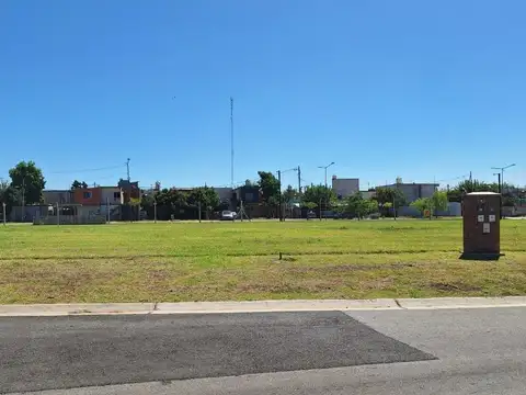 RBS. HERMOSO LOTE EN VILLAGE JOVEN, BELLA VISTA.