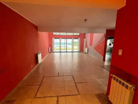 VENTA CASA 4 DORMITORIOS GUAYMALLEN