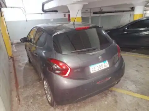 Tacuarí 800, Piso 0