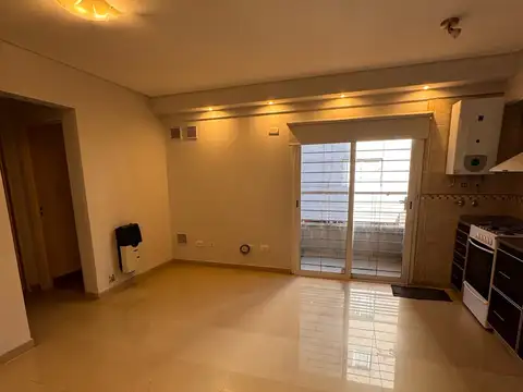 Departamento en Alquiler en Caseros, $ 630.000