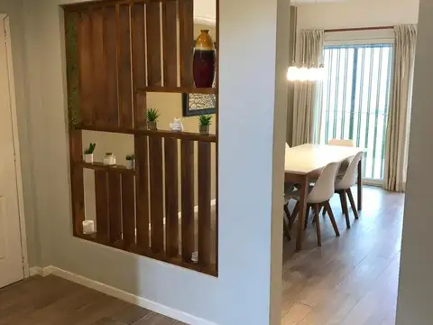 Casa en Venta con 4 cocheras