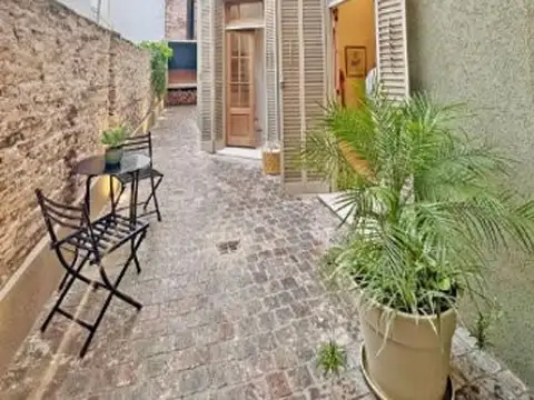 Casa 7 ambientes con 2 baños