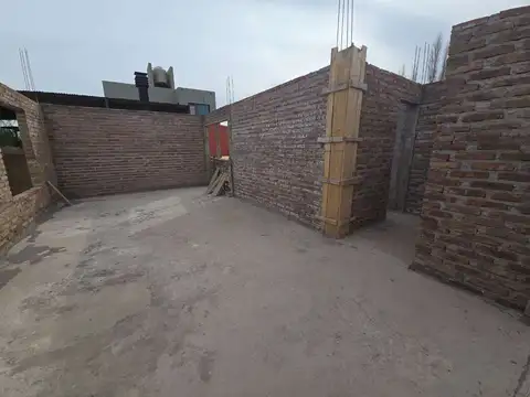 Casa 3 ambientes con 1 baño