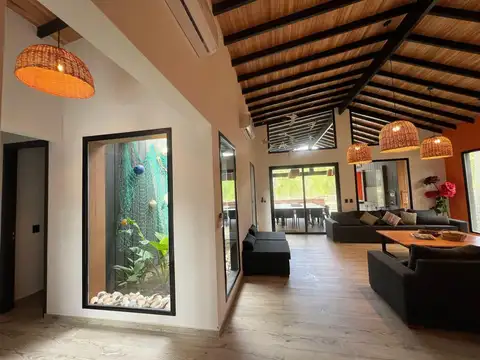 Casa en venta - 5 Dormitorios 7 Baños - Pinamar