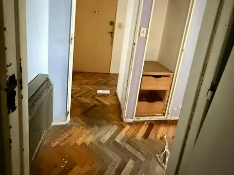 VENTA DEPARTAMENTO TRES AMBIENTES CON BAULERA A RECICLAR