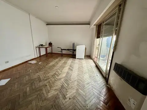 VENTA DEPARTAMENTO TRES AMBIENTES CON BAULERA A RECICLAR
