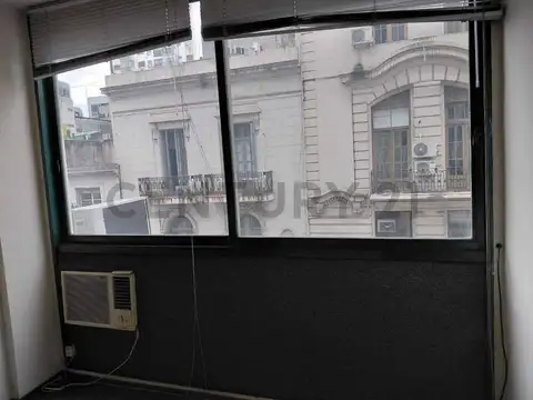 VENTA OFICINA FRENTE - TRIBUNALES / SAN NICOLAS