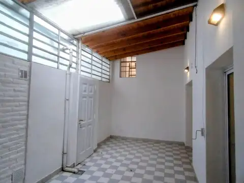 Depto Tipo Casa en Alquiler en Agronomia, $ 900.000