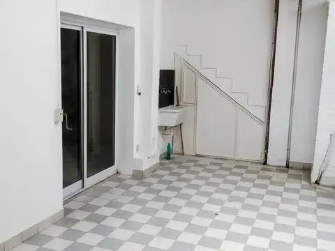 Depto Tipo Casa en Alquiler de 1 dormitorio