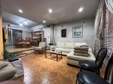 Casa en venta de 4 ambientes Apta Crédito, Lanús O