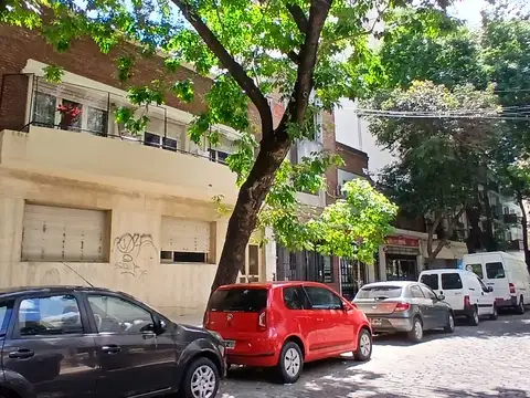 Bucarelli 2100, Piso 1