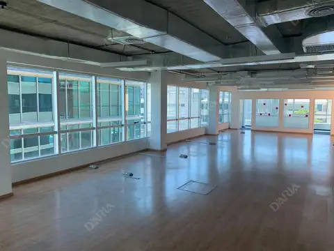 Oficina en alquiler en Vicente López - Libertador al Río