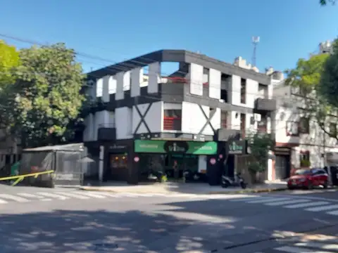 1 ambiente divisible, 35m2,lavadero,  luminoso, impecable, 1er piso x escalera