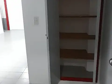 Franklin 800, Piso 1