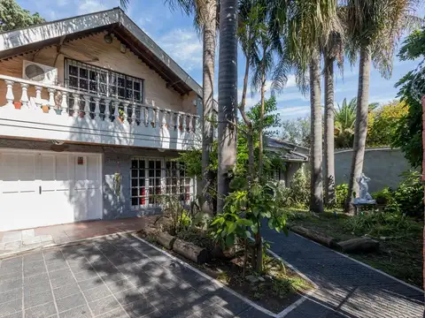 CASA EN VENTA MONTE GRANDE 4 AMB PARQUE Y PILETA