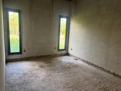 Venta de casa a terminar sobre amplio lote de 750 mts