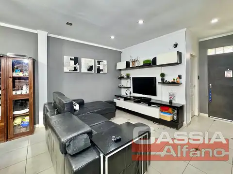 Casa 3 ambientes con 2 baños