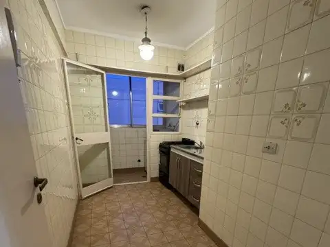 Avenida Monroe 2100, Piso 8