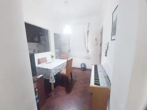 Agrello 3500, Piso 1