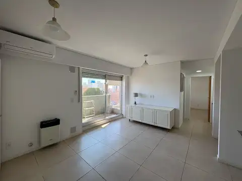 Departamento en Alquiler en Luis Agote, $ 650.000
