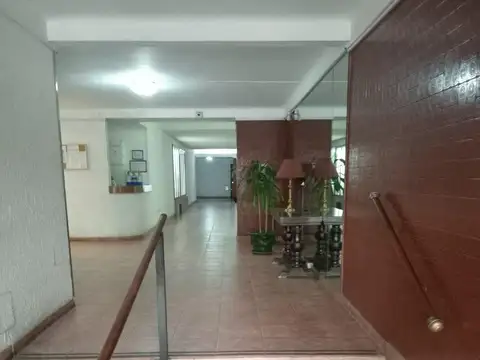 HERMOSO AMBIENTE! AMPLIA COCINA -BAÑO COMPLETO-EDIFICIO PEÑA