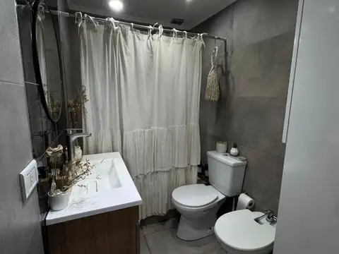EXCELENTE OPORTUNIDAD CHALET TOTALMENTE REMODELADO EN SOURIGUES U$S 65.000.-
