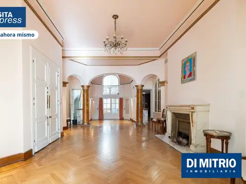 ¡Una residencia única, donde el lujo y la historia se encuentran. Cuatro niveles con pileta propia!