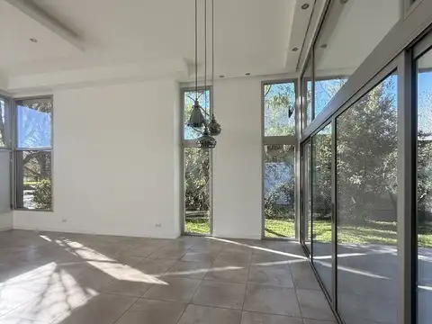 Casa en Alquiler de 4 dormitorios