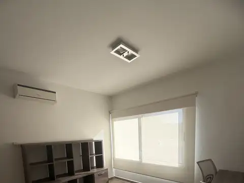 Hermosa Casa en Alquiler en Barrio Cerrado El Cardal I