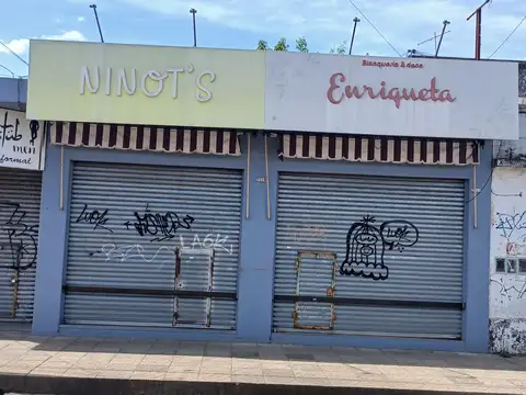 TRES LOCALES EN VENTA