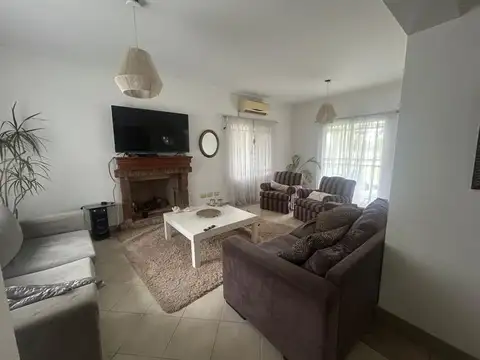 Casa en Alquiler de 3 dormitorios