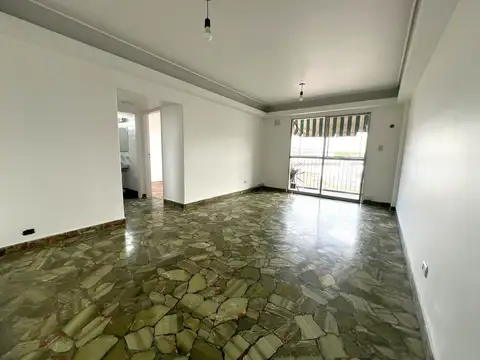 Departamento 3 ambientes c/ balcón al Cta/Fte - 62m2