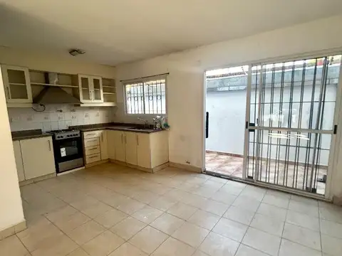 Depto Tipo Casa en Venta de 2 ambientes