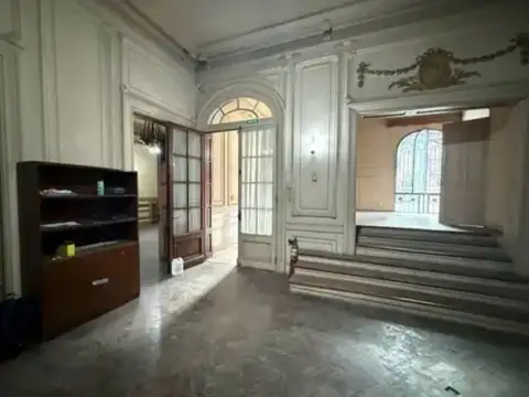 Casa en Alquiler con 2 cocheras