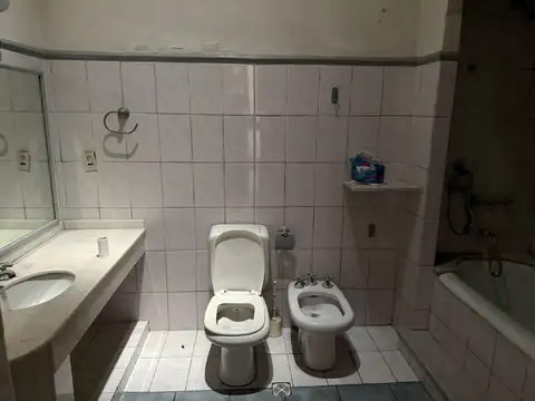 Amplia Casa para alquiler 8 ambientes