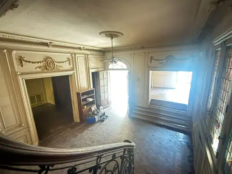 Casa en Alquiler con 2 cocheras