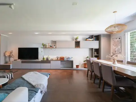 VENTA CASA RECICLADA 3 DORM PISCINA - OLIVOS