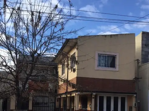 CASA 2 PLANTAS VS.AMBIENTES IDEAL FLIA NUMEROSA O 2 FLIAS