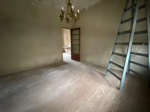 Depto Tipo Casa en Venta 80 años