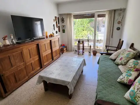 Venta. Departamento 3 ambientes contrafrente.