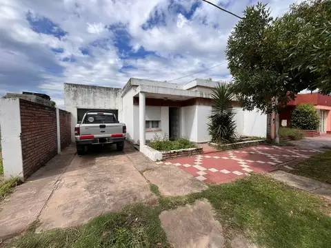 VENTA / CASA / OPORTUNIDAD / HERSILIA.