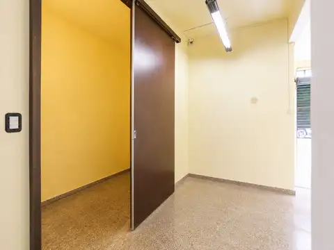 LOCAL COMERCIAL O DEPÓSITO 135 M2 CON SÓTANO