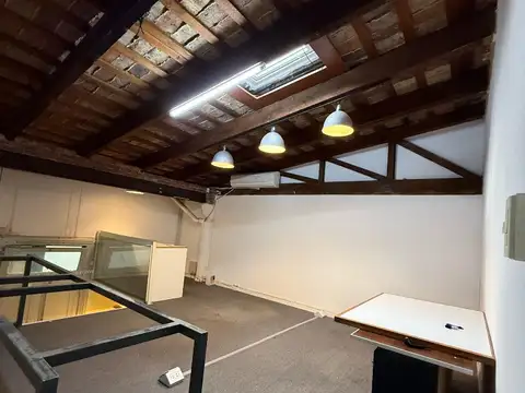 Oficina centrica, por peatonal cordoba, se encuentra en PA,