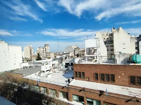 3 ambientes frente balcón  
