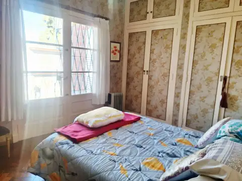 Casa 6 ambientes con 2 baños